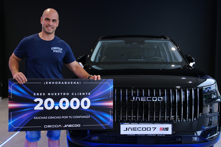 OMODA & JAECOO celebra un momento histórico con la entrega de su vehículo número 20.000 en Valencia